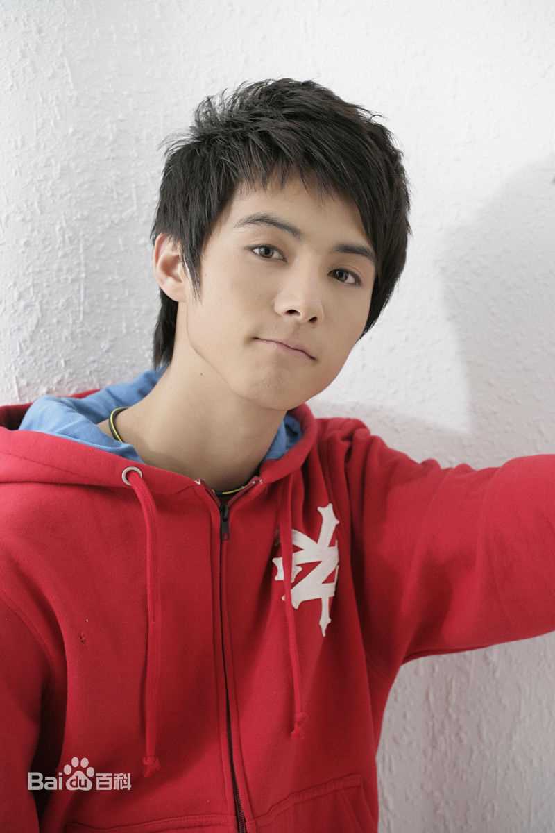 最新马天宇(Ray Ma)在专辑《宇光十色》中的壁纸