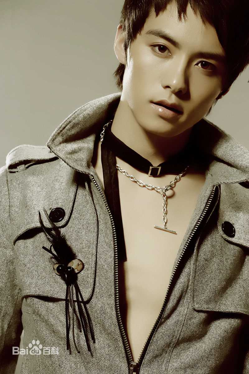 最新马天宇(Ray Ma)在专辑《宇光十色》中的壁纸