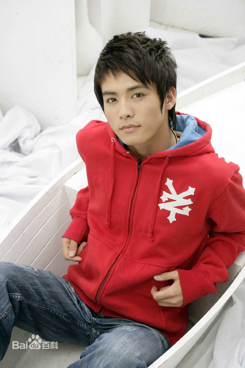 最新马天宇(Ray Ma)在专辑《宇光十色》中的壁纸