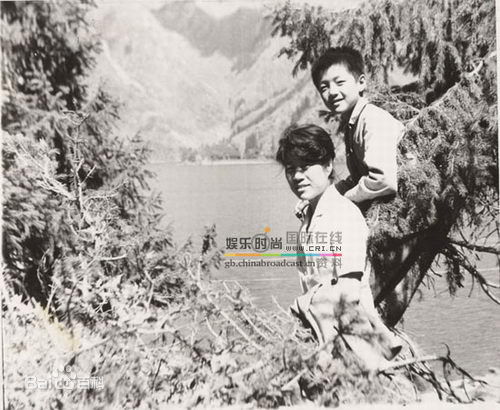 李亚鹏(Yapeng Li)童年图片图集