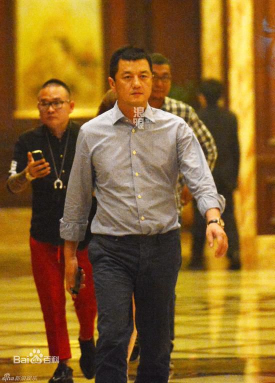 李亚鹏(Yapeng Li)慈善事业性感图片图集