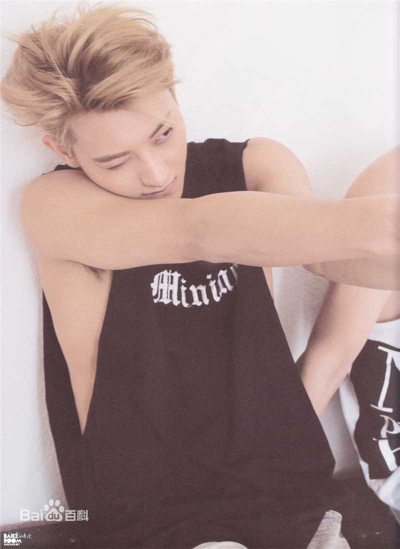 黄子韬(Z.TAO、 、タオ)官方图片前后照片