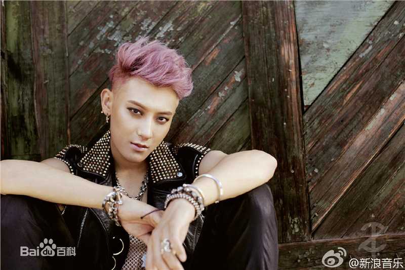 黄子韬(Z.TAO、 、タオ)官方图片前后照片