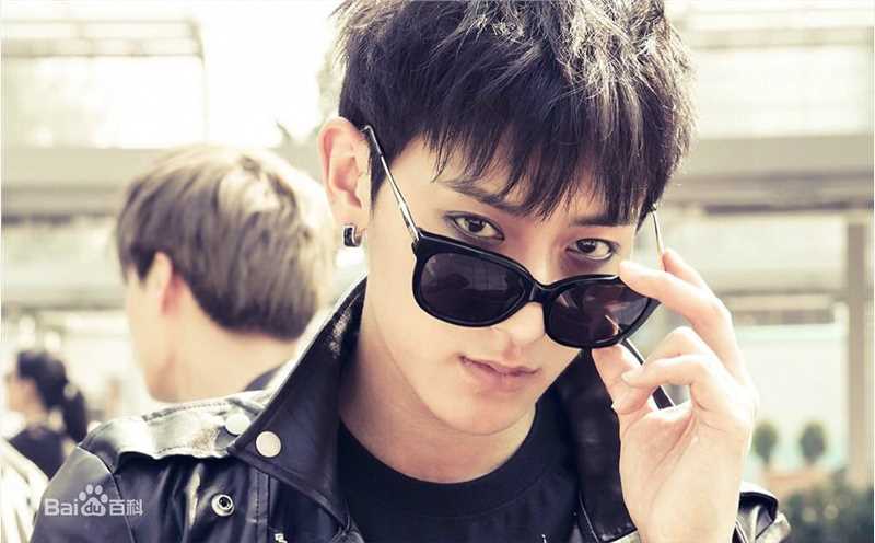 黄子韬(Z.TAO、 、タオ)官方图片前后照片