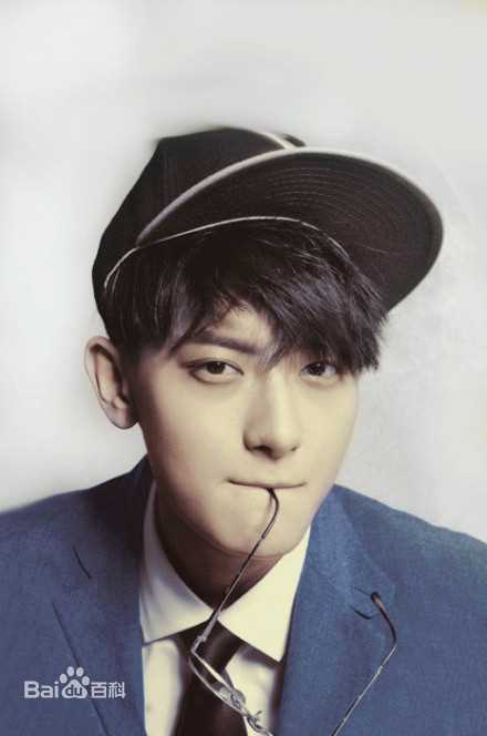 黄子韬(Z.TAO、 、タオ)官方图片前后照片