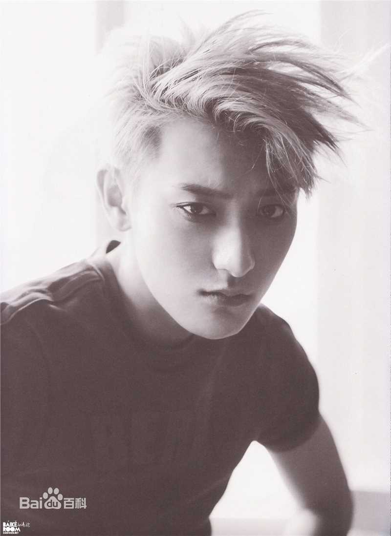 黄子韬(Z.TAO、 、タオ)官方图片前后照片