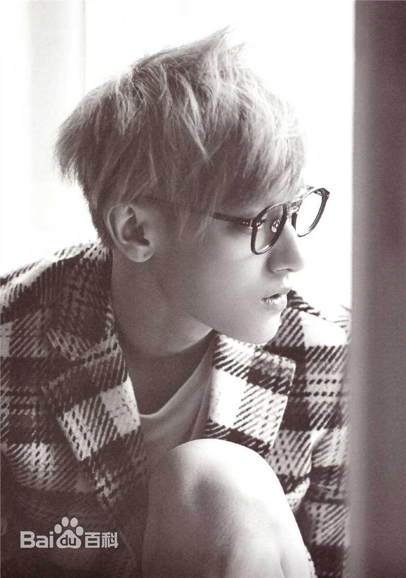 黄子韬(Z.TAO、 、タオ)官方图片前后照片