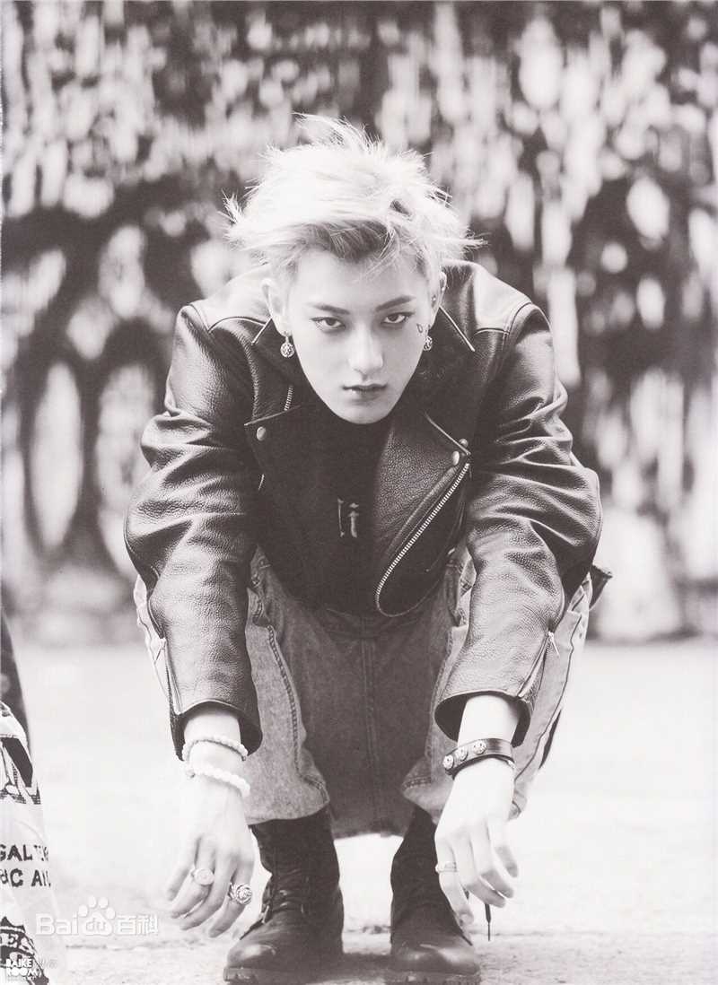 黄子韬(Z.TAO、 、タオ)官方图片前后照片