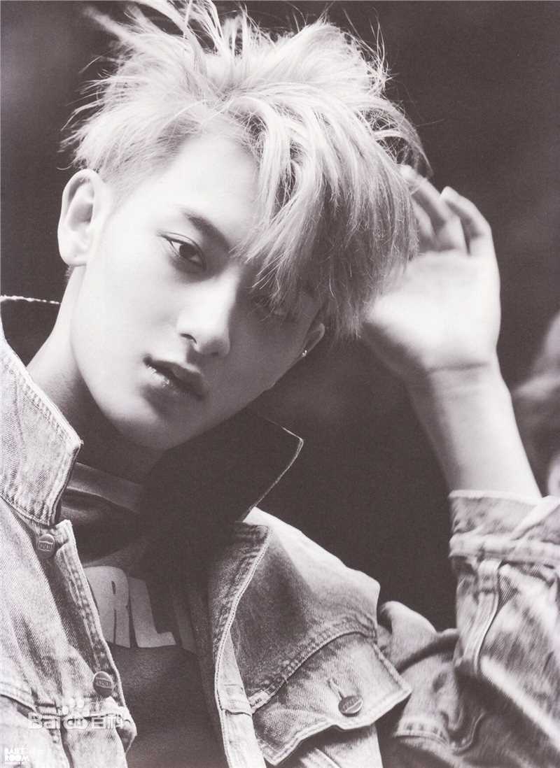 黄子韬(Z.TAO、 、タオ)官方图片前后照片