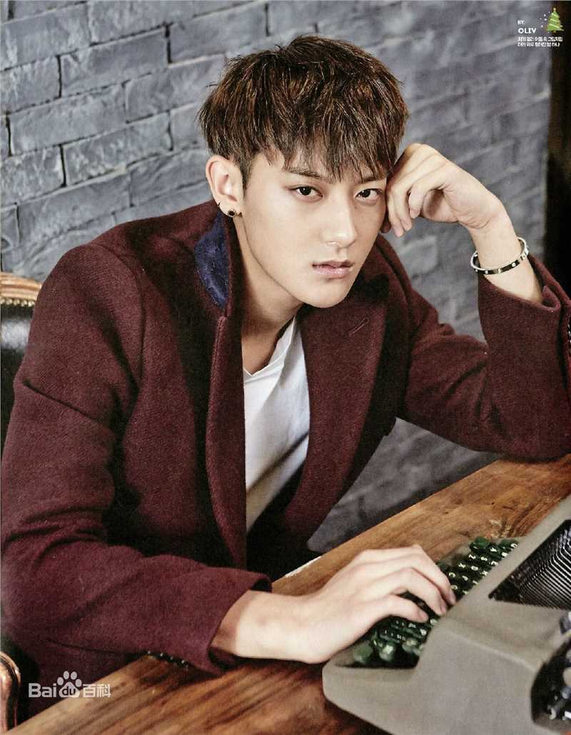 黄子韬(Z.TAO、 、タオ)杂志广告