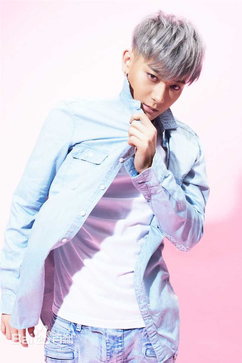 黄子韬(Z.TAO、 、タオ)杂志广告