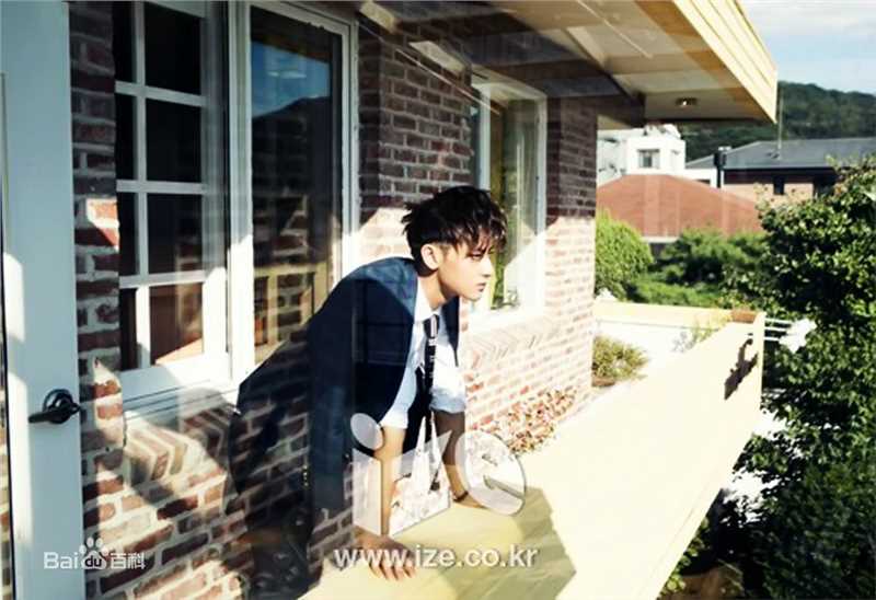 黄子韬(Z.TAO、 、タオ)杂志广告