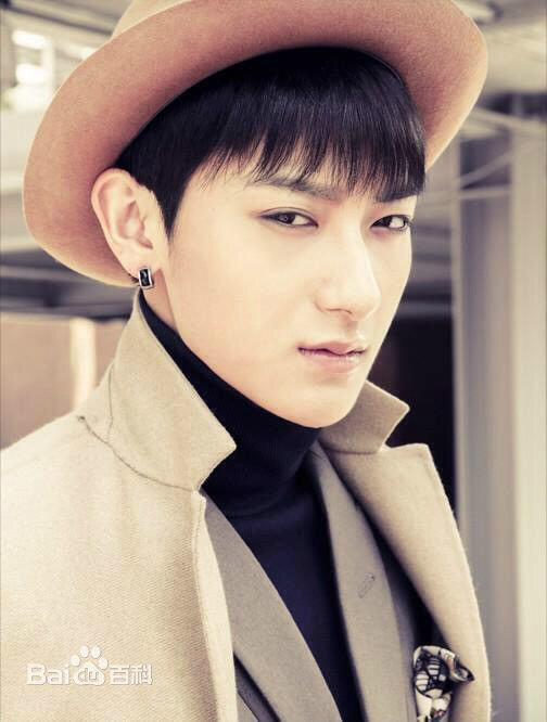 黄子韬(Z.TAO、 、タオ)杂志广告