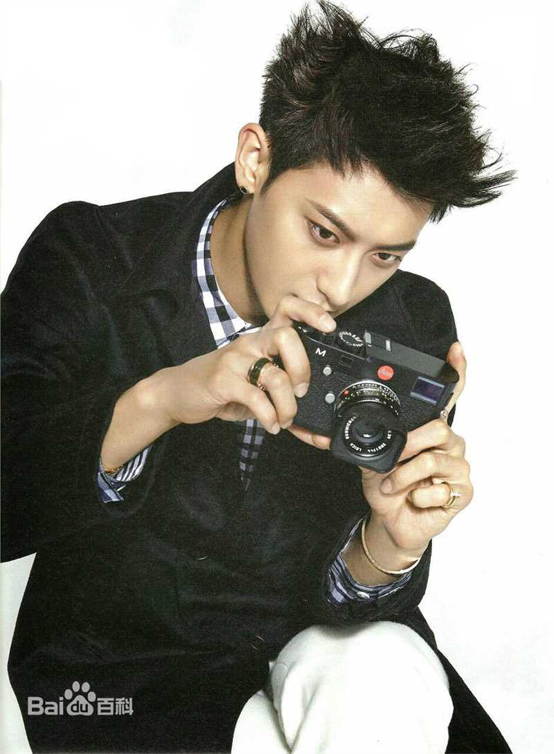 黄子韬(Z.TAO、 、タオ)杂志广告