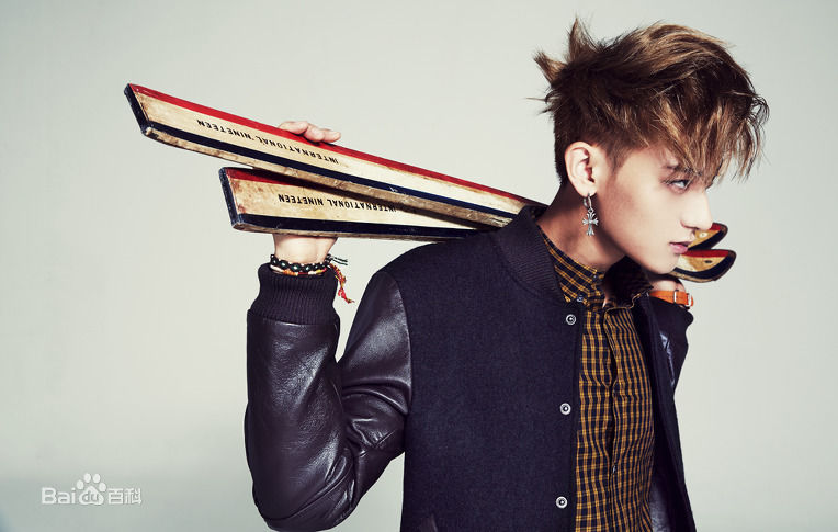 黄子韬(Z.TAO、 、タオ)杂志广告