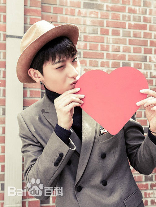 黄子韬(Z.TAO、 、タオ)杂志广告