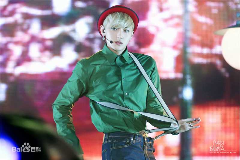 黄子韬(Z.TAO、 、タオ)舞台王者前后照片