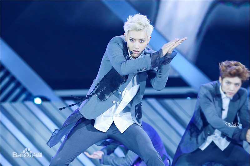 黄子韬(Z.TAO、 、タオ)舞台王者前后照片