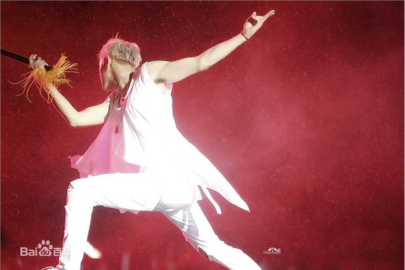 黄子韬(Z.TAO、 、タオ)舞台王者前后照片