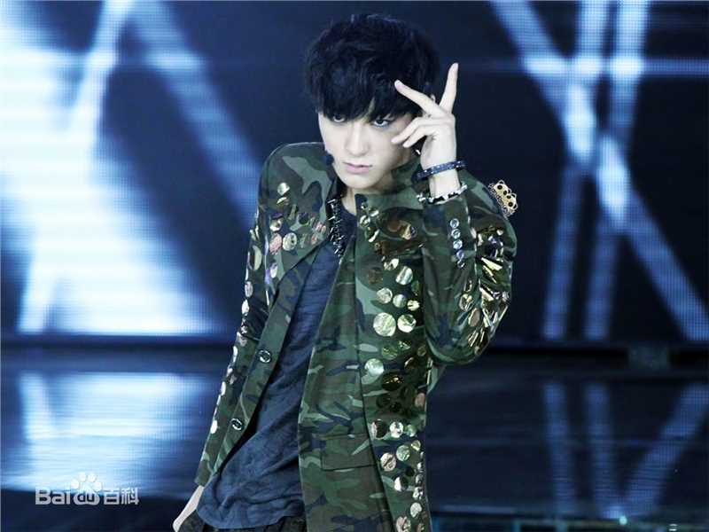 黄子韬(Z.TAO、 、タオ)舞台王者前后照片