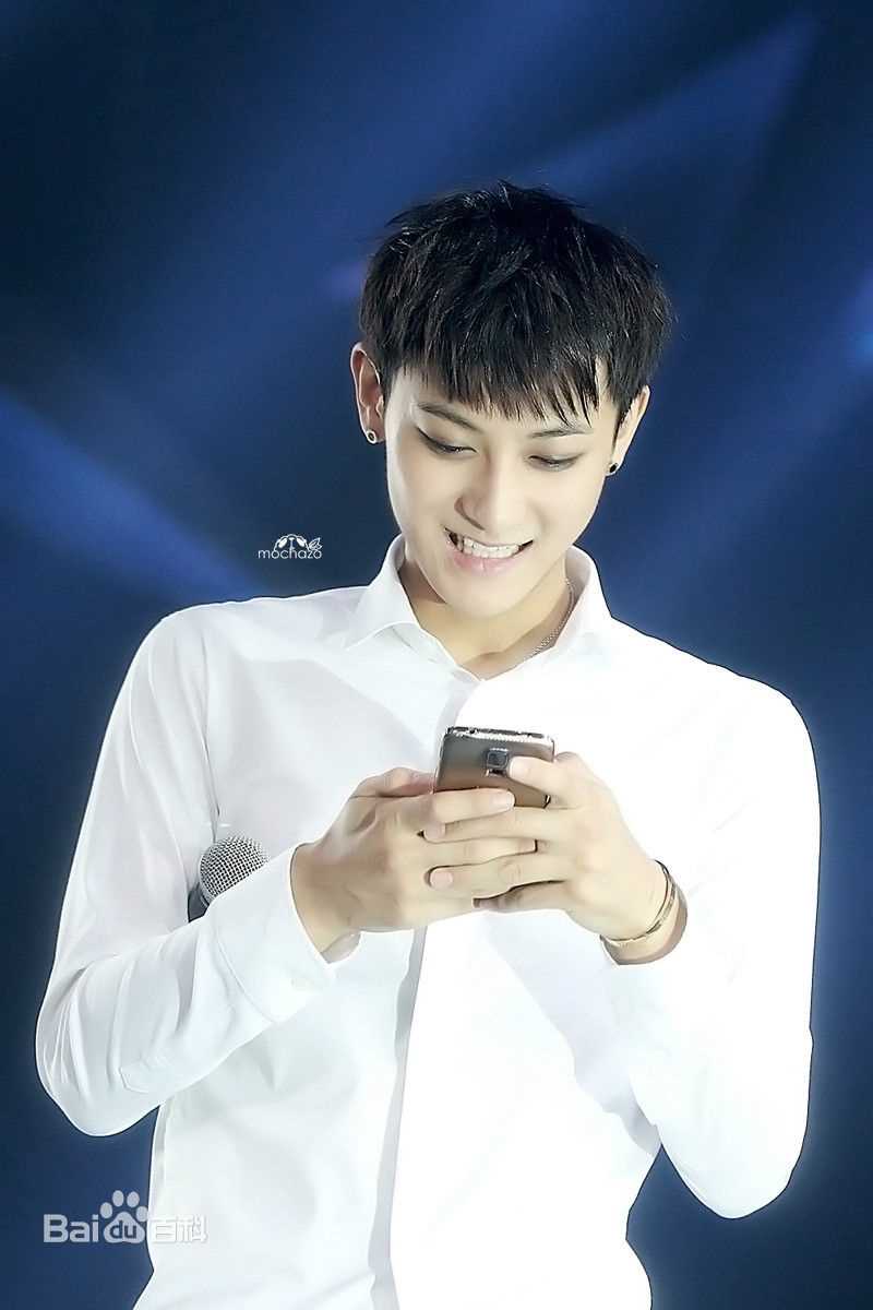 黄子韬(Z.TAO、 、タオ)舞台王者前后照片