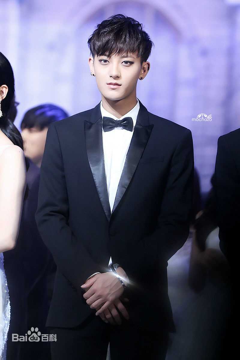 黄子韬(Z.TAO、 、タオ)舞台王者前后照片