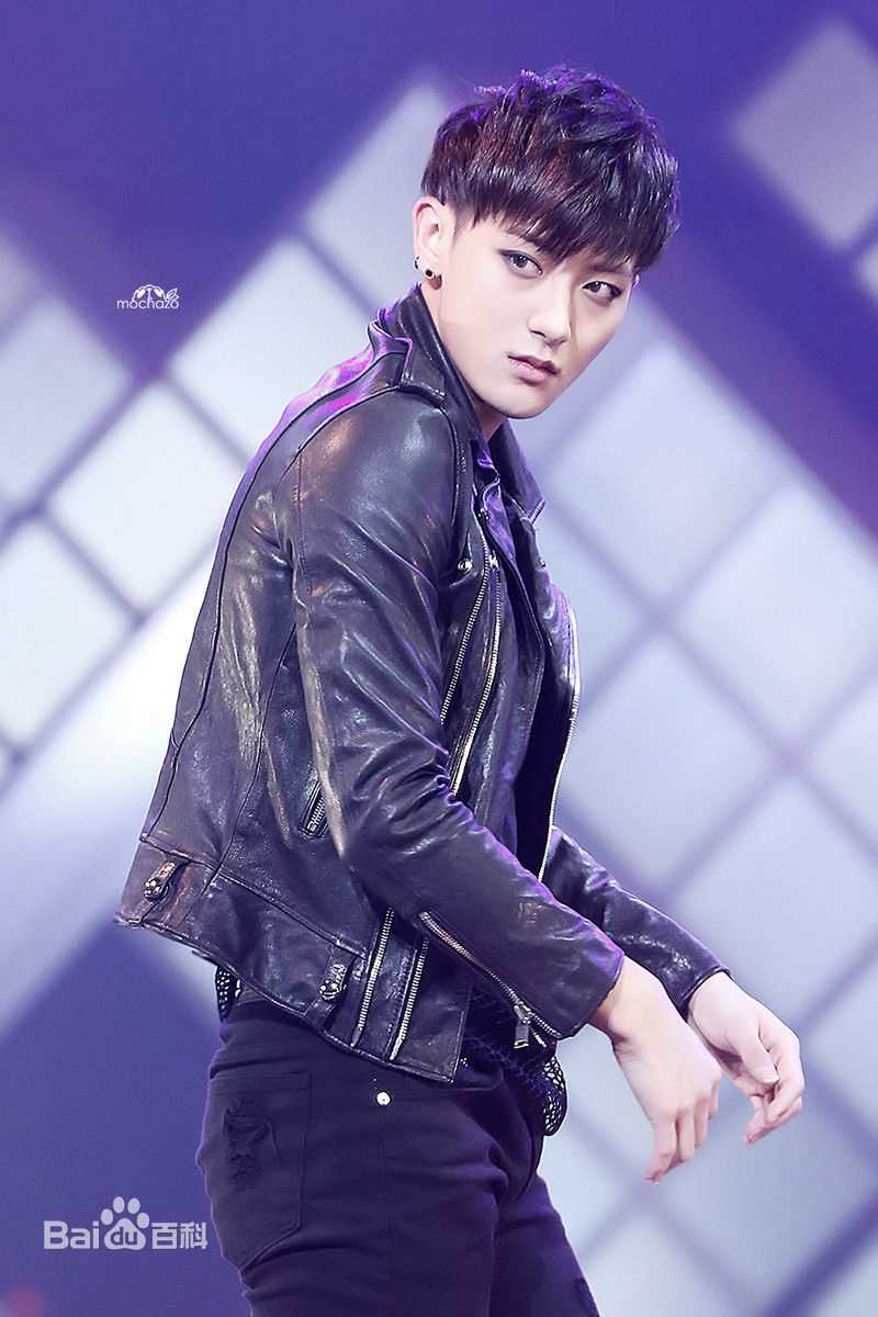 黄子韬(Z.TAO、 、タオ)舞台王者前后照片