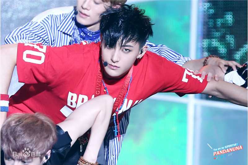 黄子韬(Z.TAO、 、タオ)舞台王者前后照片