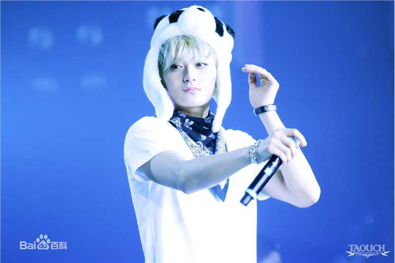 黄子韬(Z.TAO、 、タオ)舞台王者前后照片