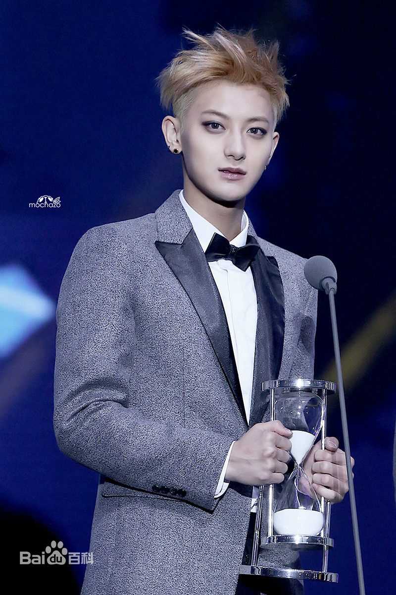 黄子韬(Z.TAO、 、タオ)舞台王者前后照片