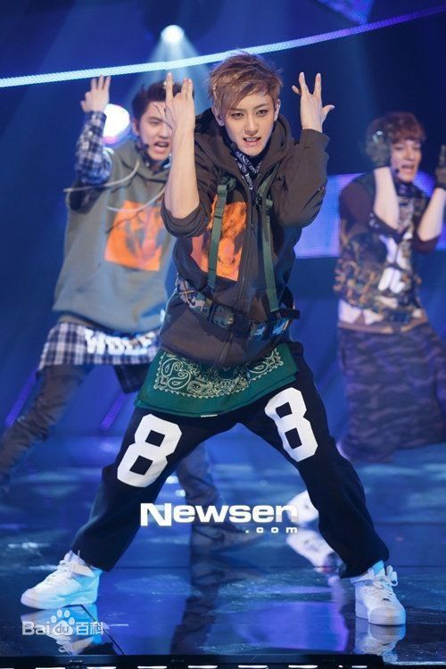 黄子韬(Z.TAO、 、タオ)舞台王者前后照片