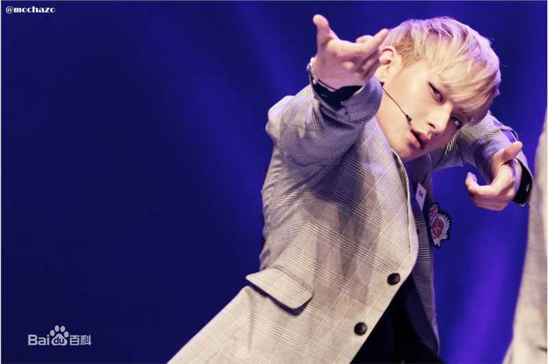 黄子韬(Z.TAO、 、タオ)舞台王者前后照片