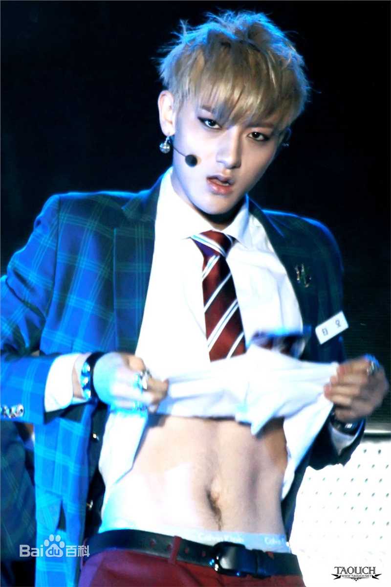 黄子韬(Z.TAO、 、タオ)舞台王者前后照片