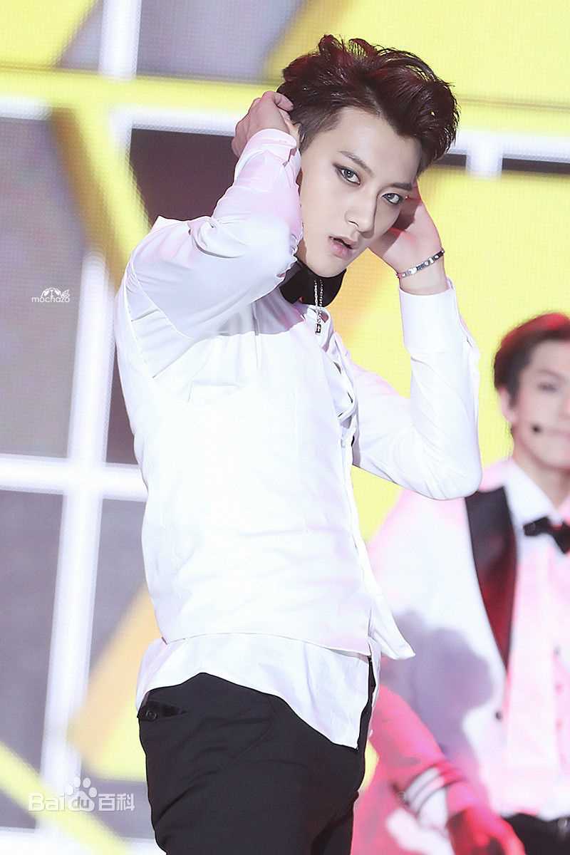 黄子韬(Z.TAO、 、タオ)舞台王者前后照片