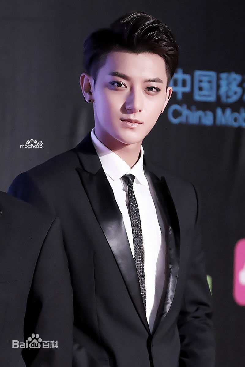 黄子韬(Z.TAO、 、タオ)舞台王者前后照片