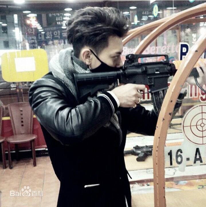 黄子韬(Z.TAO、 、タオ)十项全能性感图片图集