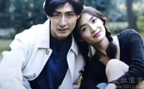 张子健(ZhangZijian)大学时期的与前妻李婷图册