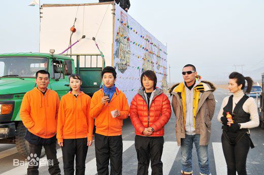 张子健(ZhangZijian)热衷于公益慈善事业,低调默默奉献的性感图片图集