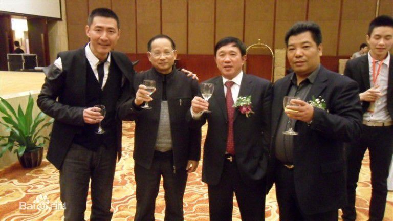 张子健(ZhangZijian)热衷于公益慈善事业,低调默默奉献的性感图片图集