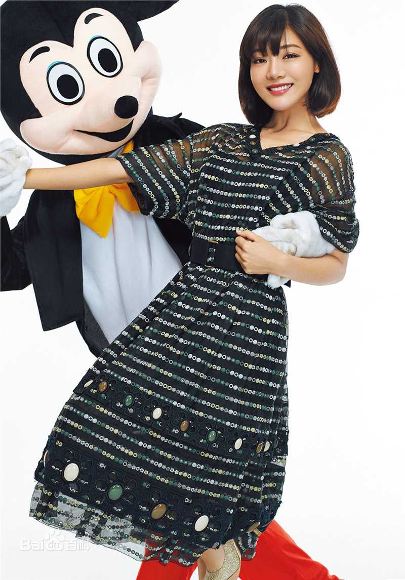 高清邓家佳(Deng Jiajia)在《周刊报纸》中的图集