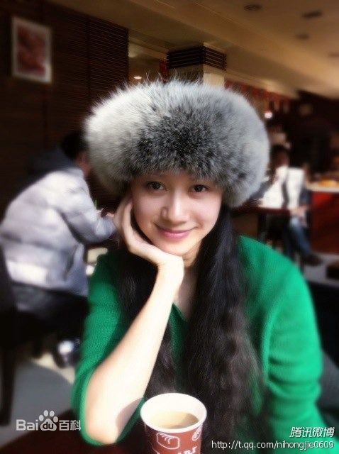 倪虹洁微博图片