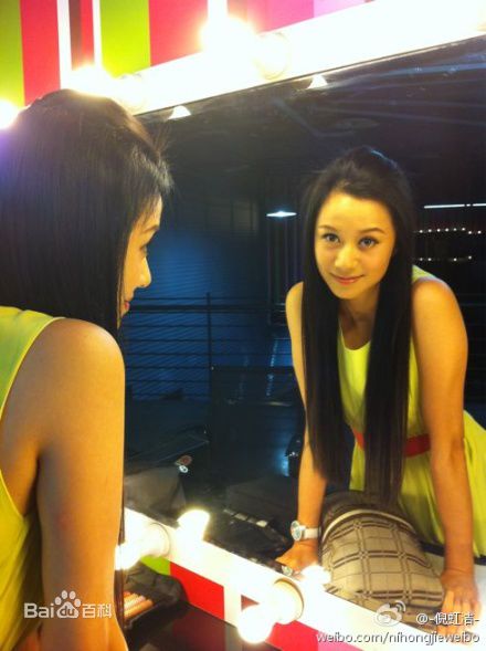 倪虹洁微博图片