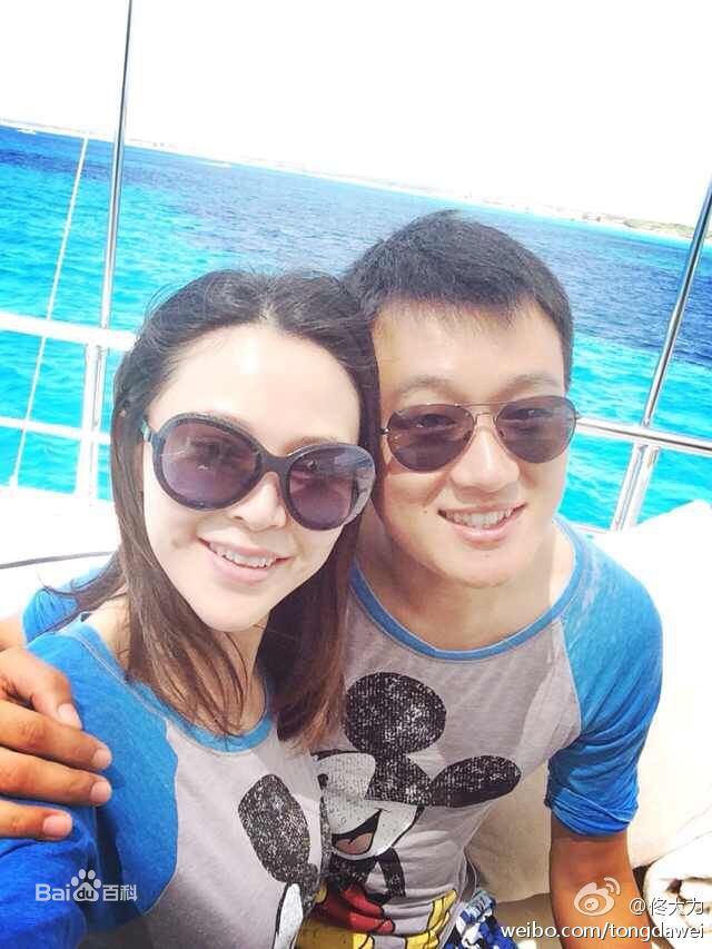 关悦(Guan Yue)佟大为夫妇合影性感图片图集