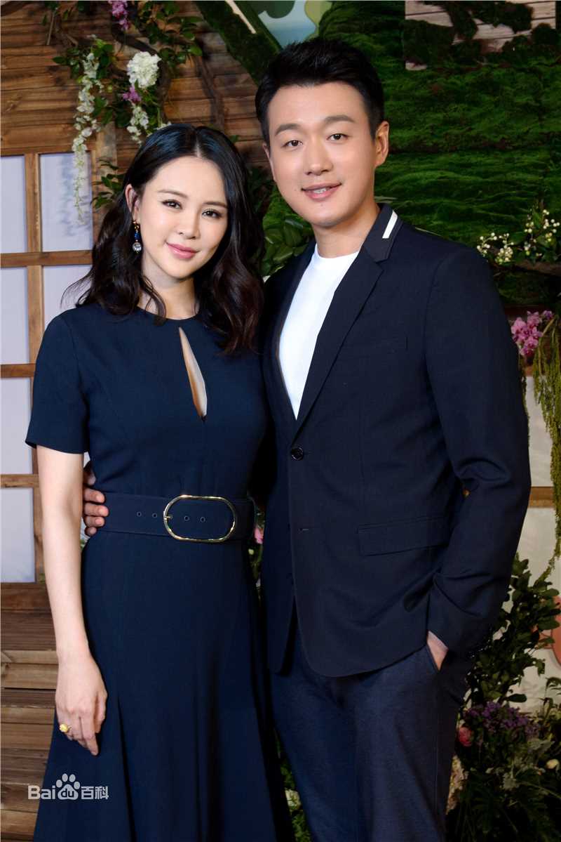 关悦(Guan Yue)佟大为夫妇合影性感图片图集