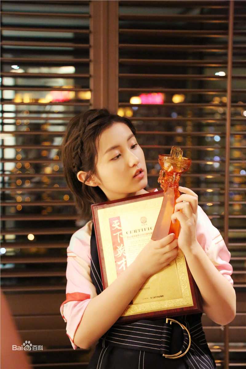 张子枫(Wendy Zhang)获奖影视剧壁纸壁纸