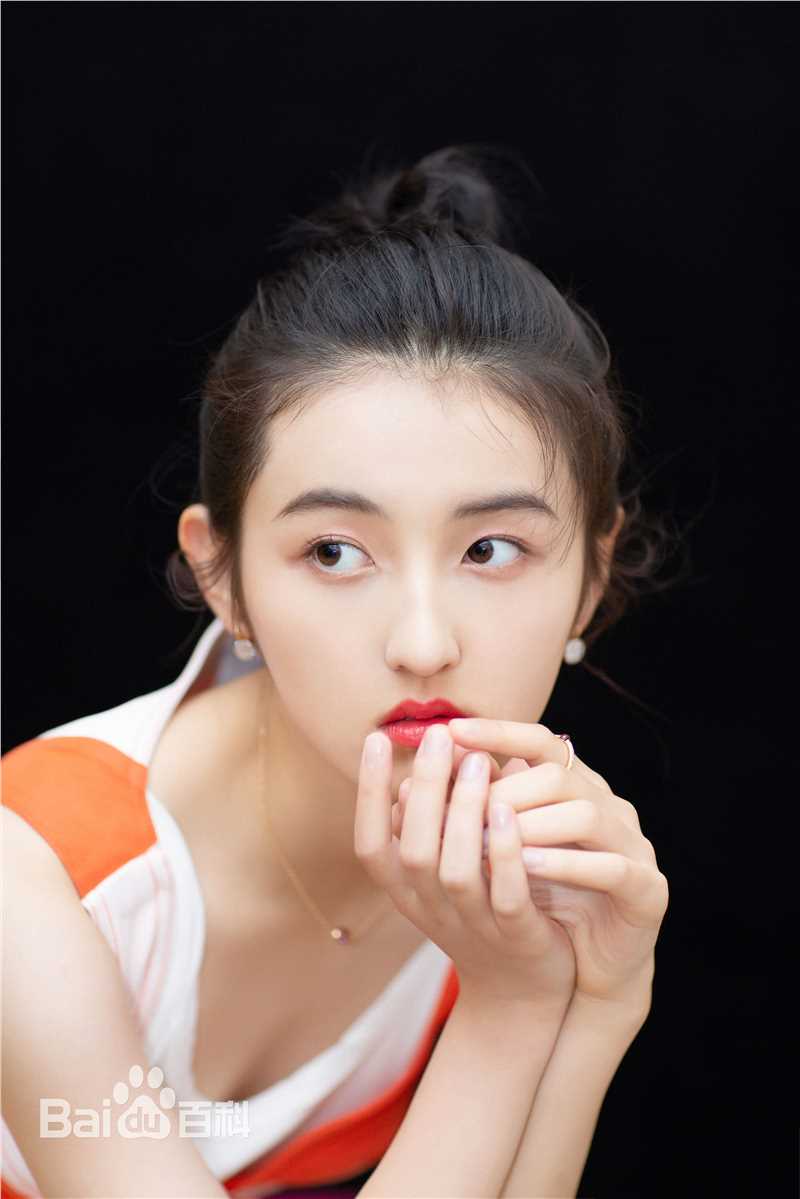 张子枫(Wendy Zhang)出席活动壁纸壁纸