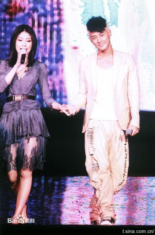 林峯/林峰(LAM Raymond)2010年林峰红馆个人演唱会性感图片图集