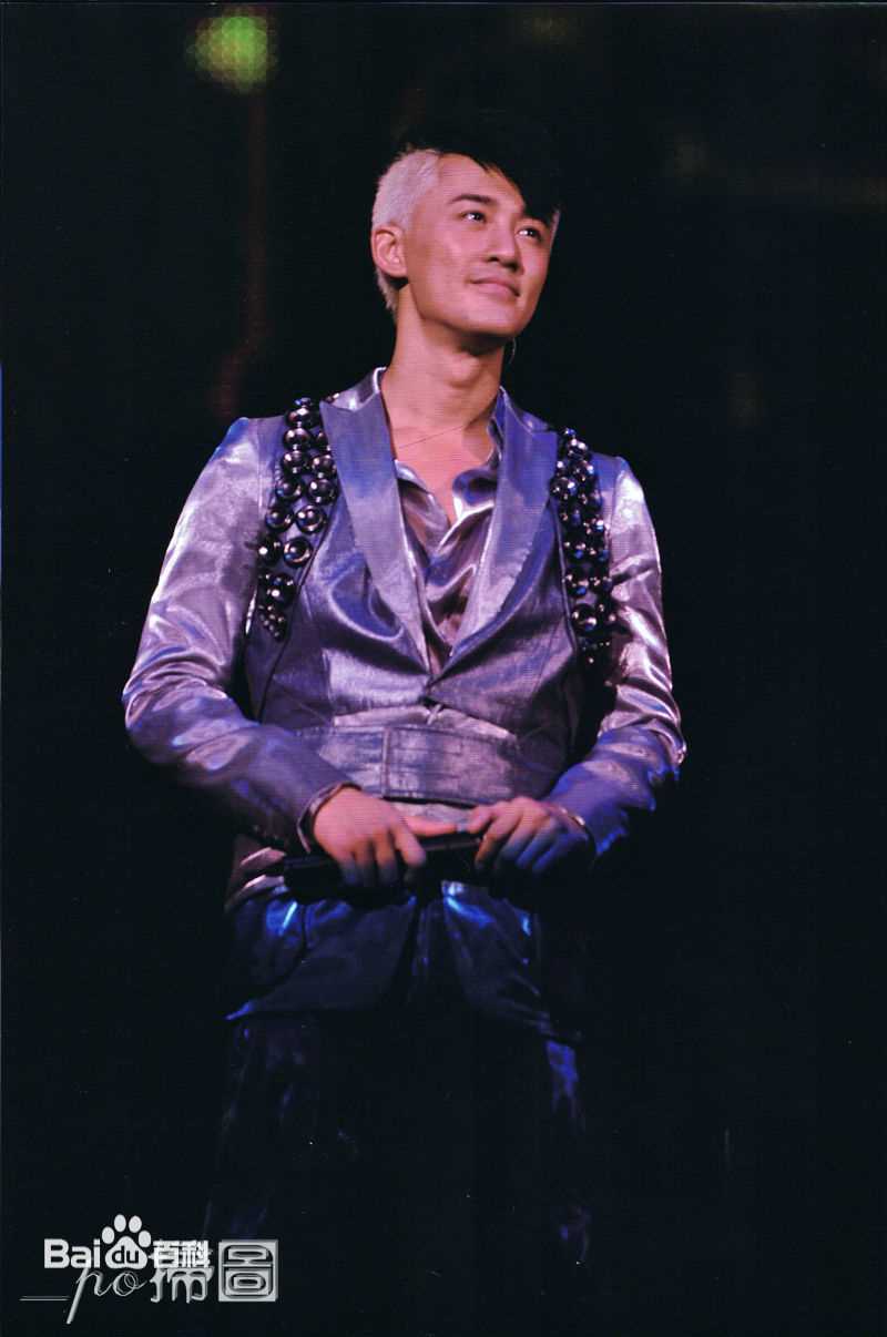 林峯/林峰(LAM Raymond)2010年林峰红馆个人演唱会性感图片图集