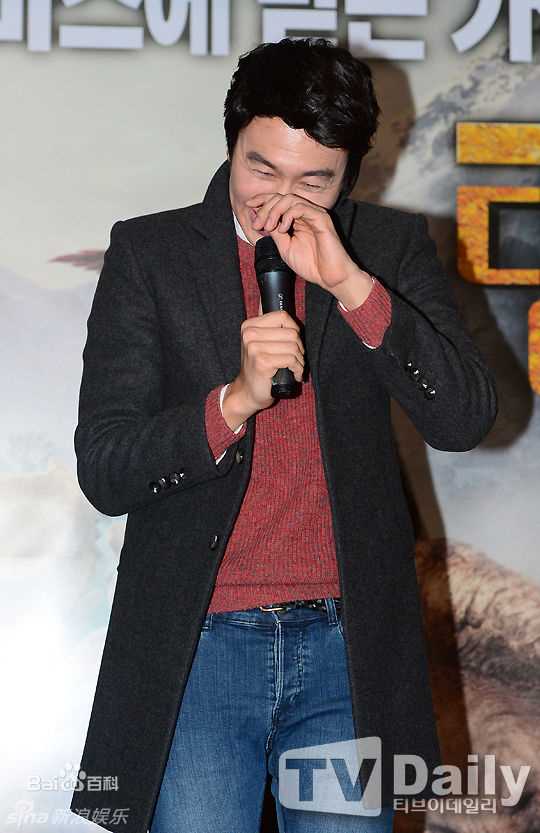 最全李光洙(Lee Kwang Soo,)在亮相《恐龙》试映会中的相册