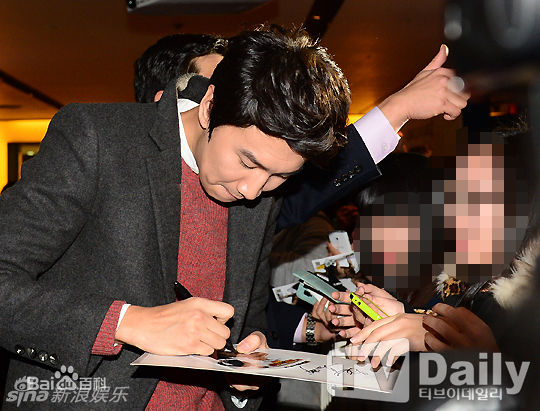 最全李光洙(Lee Kwang Soo,)在亮相《恐龙》试映会中的相册